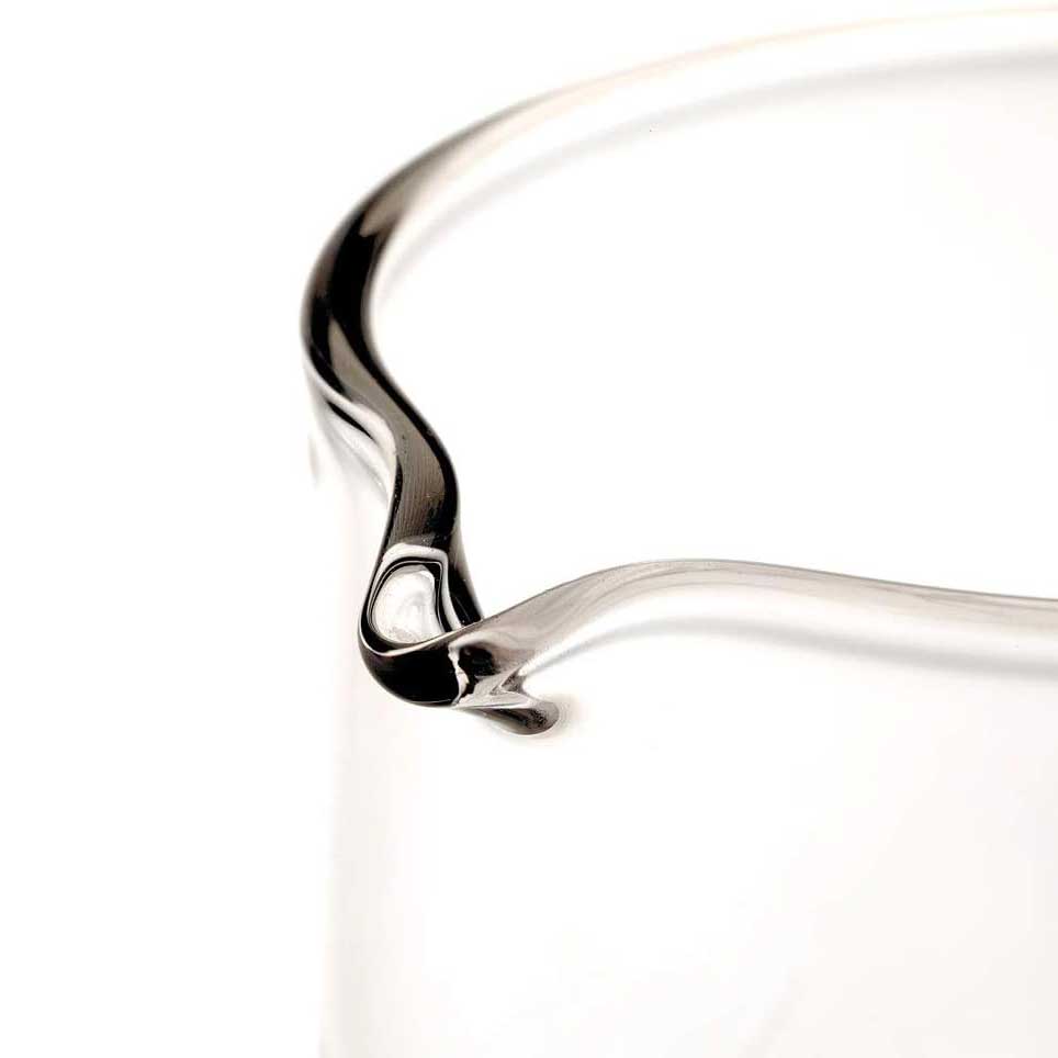 Close-up of a Barfly Drink Mixing Glass, 24oz, 700ml with diamond pattern on a white background