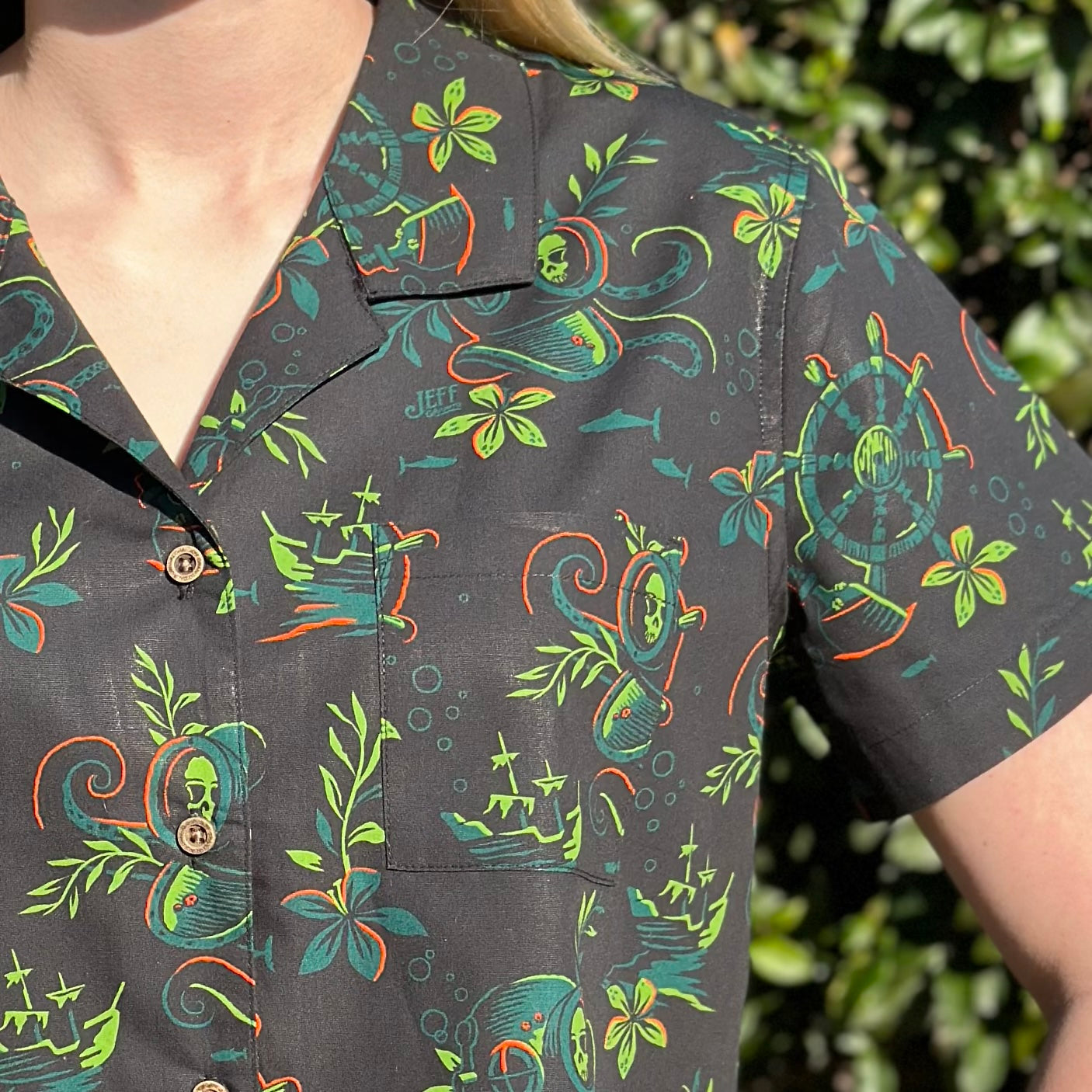Jeff Granito's 'Deep Dive' Classic Aloha Button-Up Shirt - Womens - Ready-to-Ship!