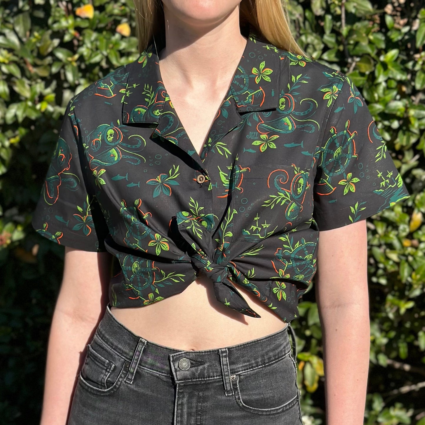 Jeff Granito's 'Deep Dive' Classic Aloha Button-Up Shirt - Womens - Ready-to-Ship!