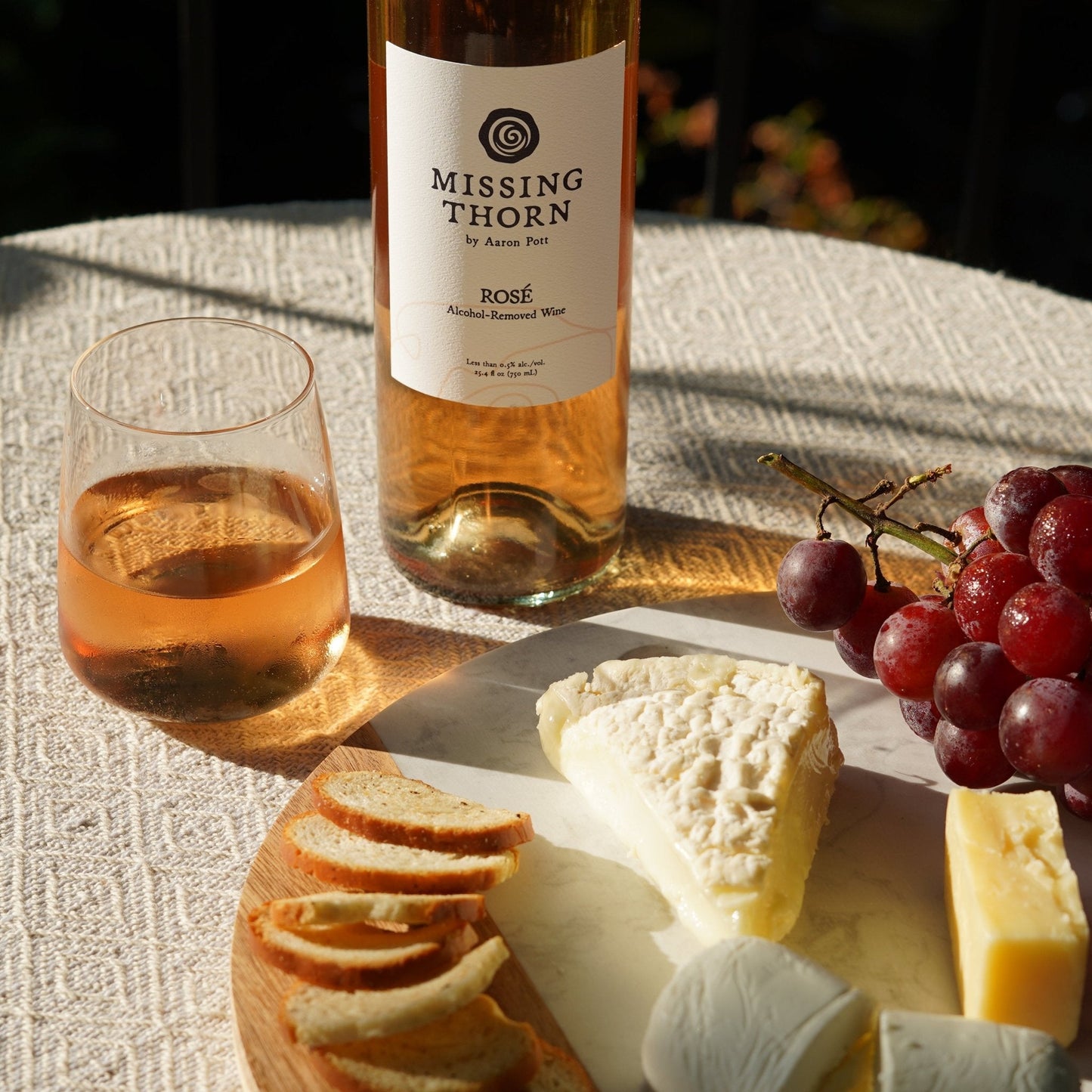 Missing Thorn Alcohol-Removed Still Rosé Wine